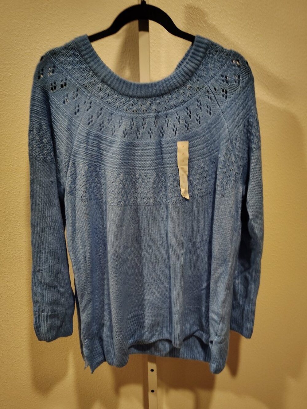 EVRI Women's Sweater Size 1X Long Sleeve Scoop Neck Pointelle Blue NWT